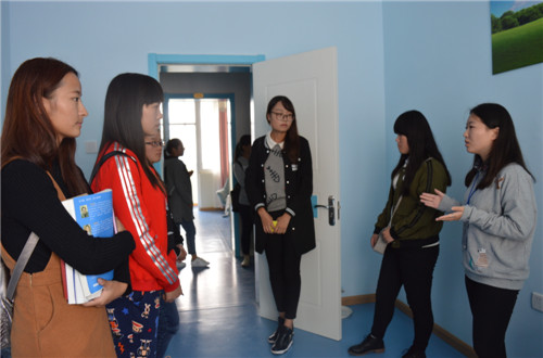 球盟会组织2016级新生参观老员工心理健康辅导中心