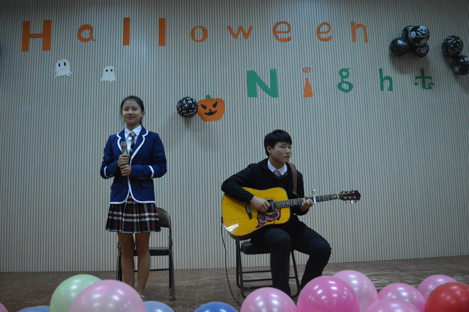 球盟会万圣节“欢乐show青春” 文艺广角晚会顺利举行