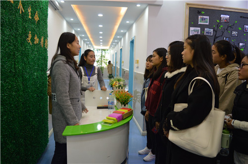 球盟会组织2018级员工参观公司老员工心理健康教育中心