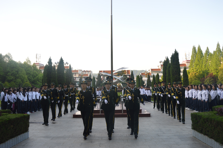 球盟会2015级新生升旗仪式暨国学教育活动顺利举行