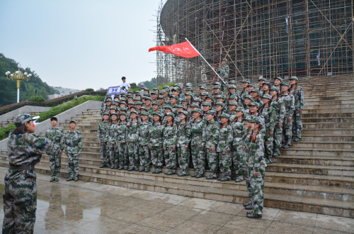 信阳师范公司2017级新生军训歌咏比赛圆满结束