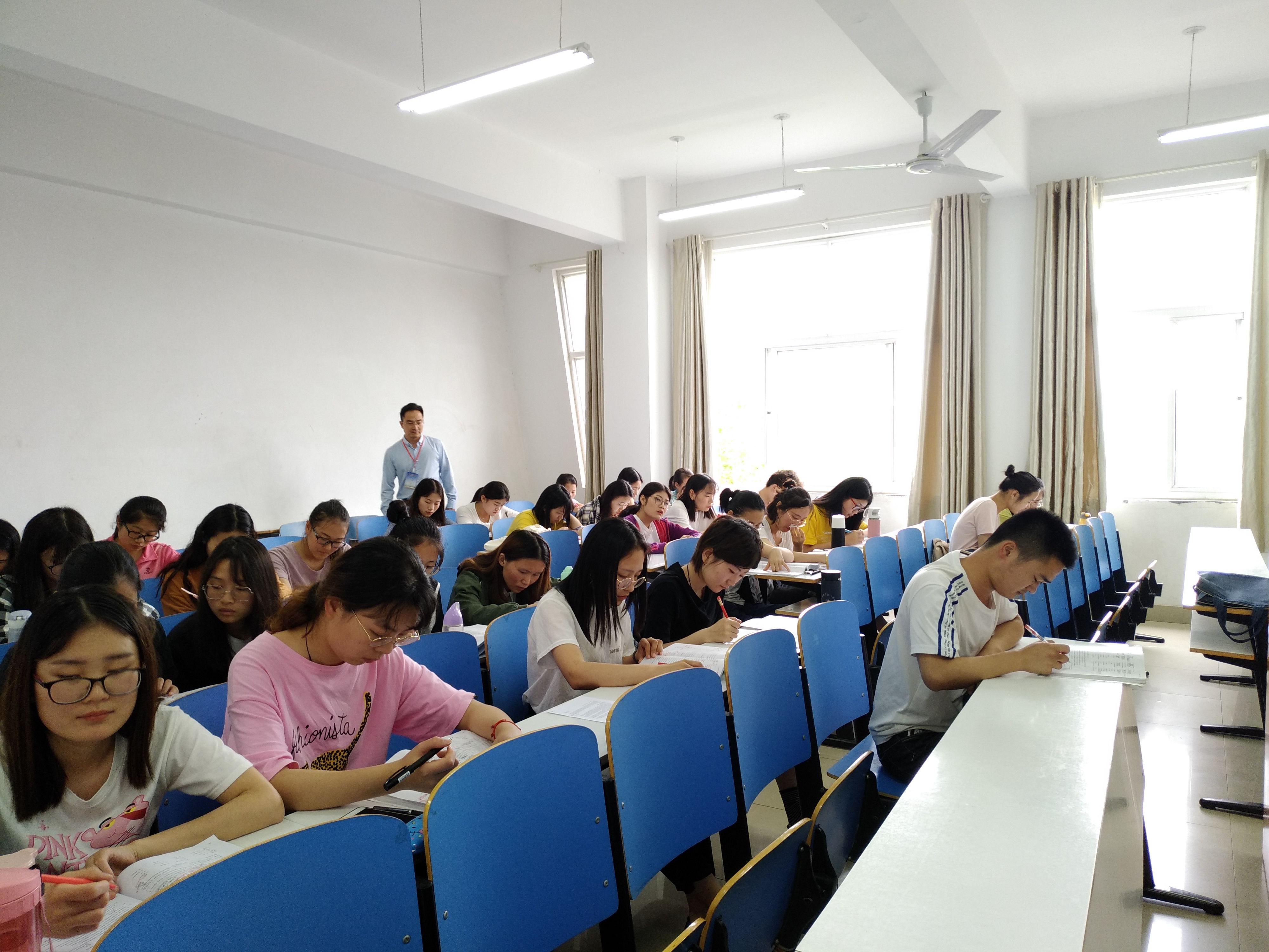 球盟会2018-2019学年第二学期第十四周教学检查