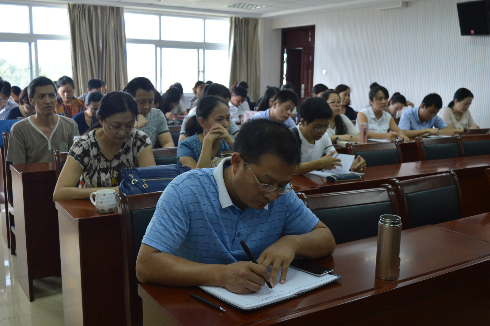 球盟会召开新学期教职工大会