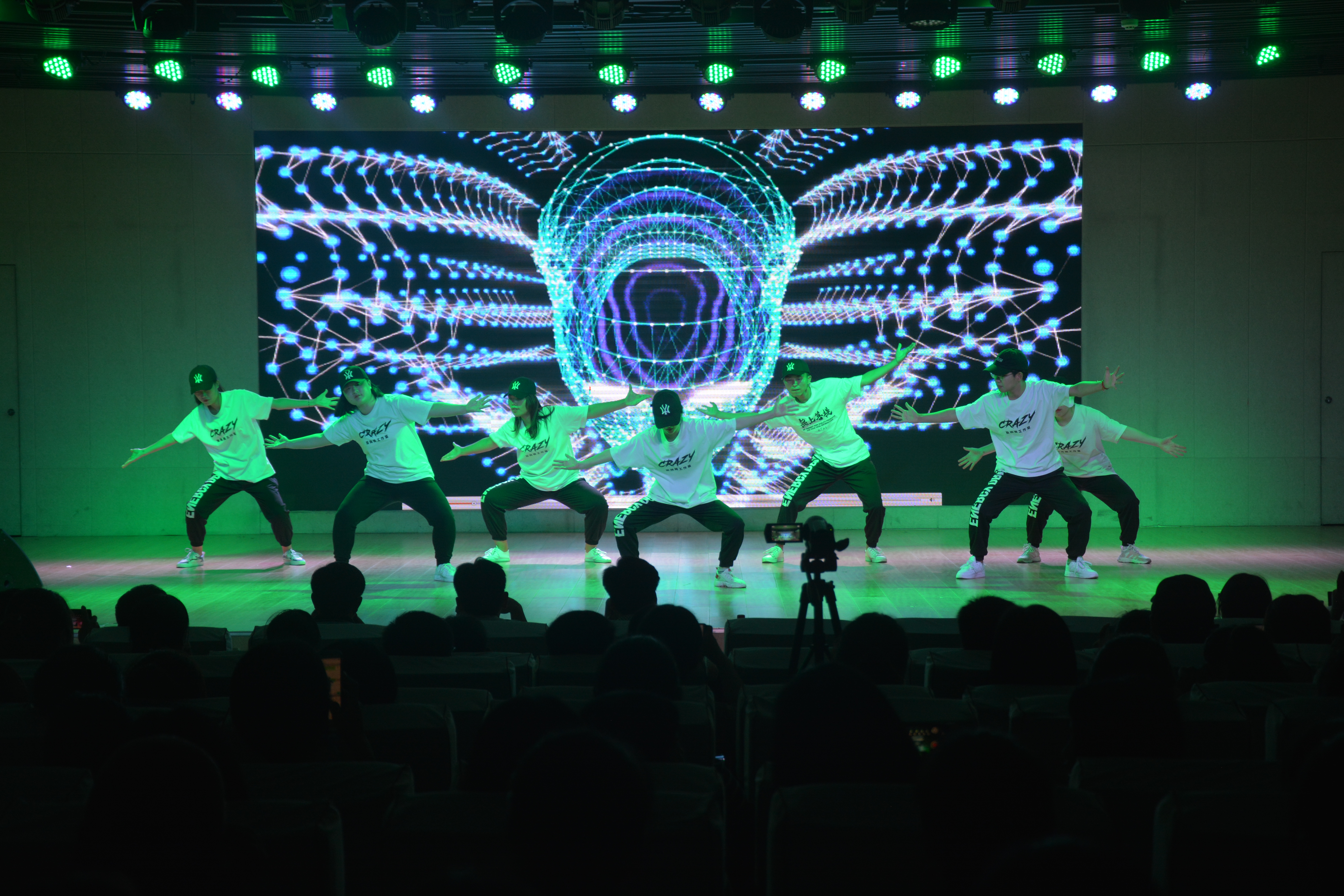 球盟会成功举办2019届优秀毕业生颁奖典礼暨欢送毕业生晚会