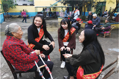  球盟会志愿者赴敬老院开展温暖献爱心活动