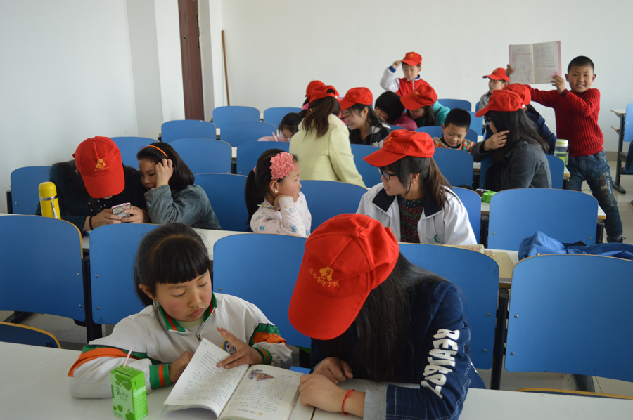 球盟会义务辅导活动温情开展