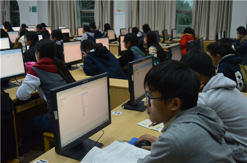  球盟会积极组织新生进行心理健康普查测试